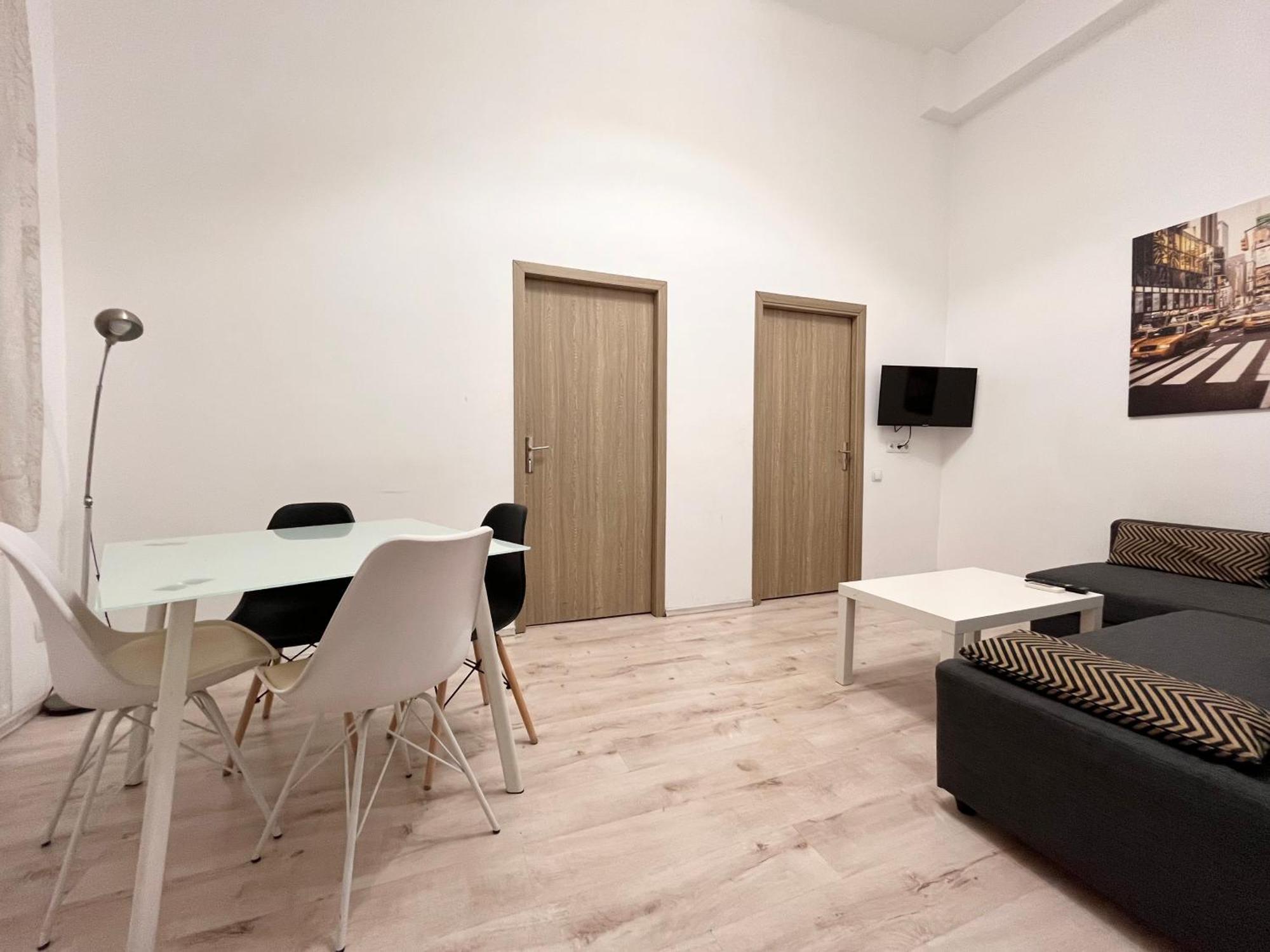 Old Town - Ultra Central Apartment Bukarest Kültér fotó