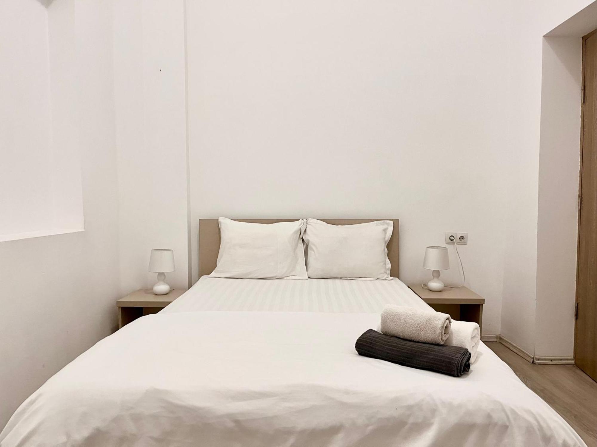 Old Town - Ultra Central Apartment Bukarest Kültér fotó