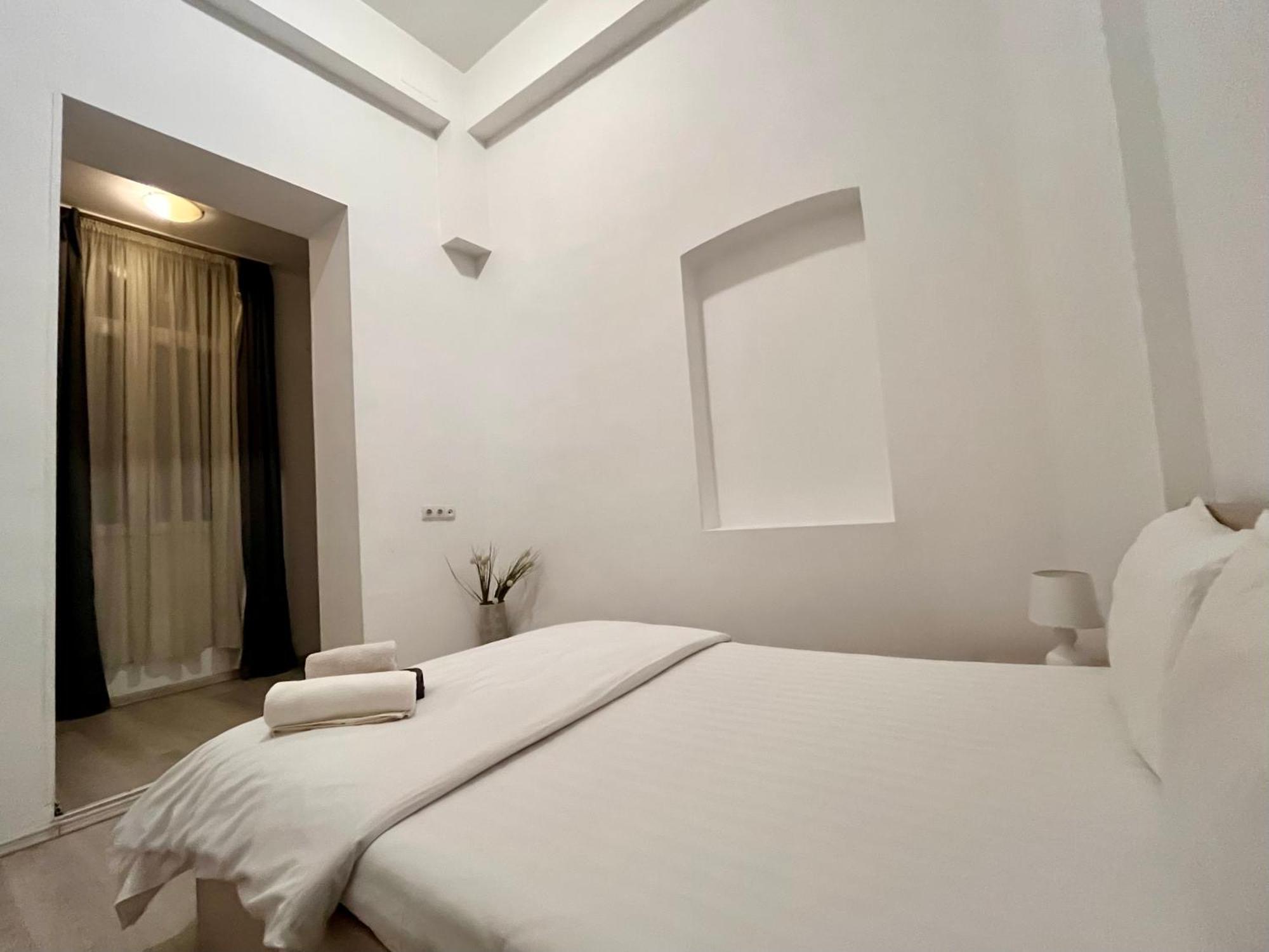 Old Town - Ultra Central Apartment Bukarest Kültér fotó