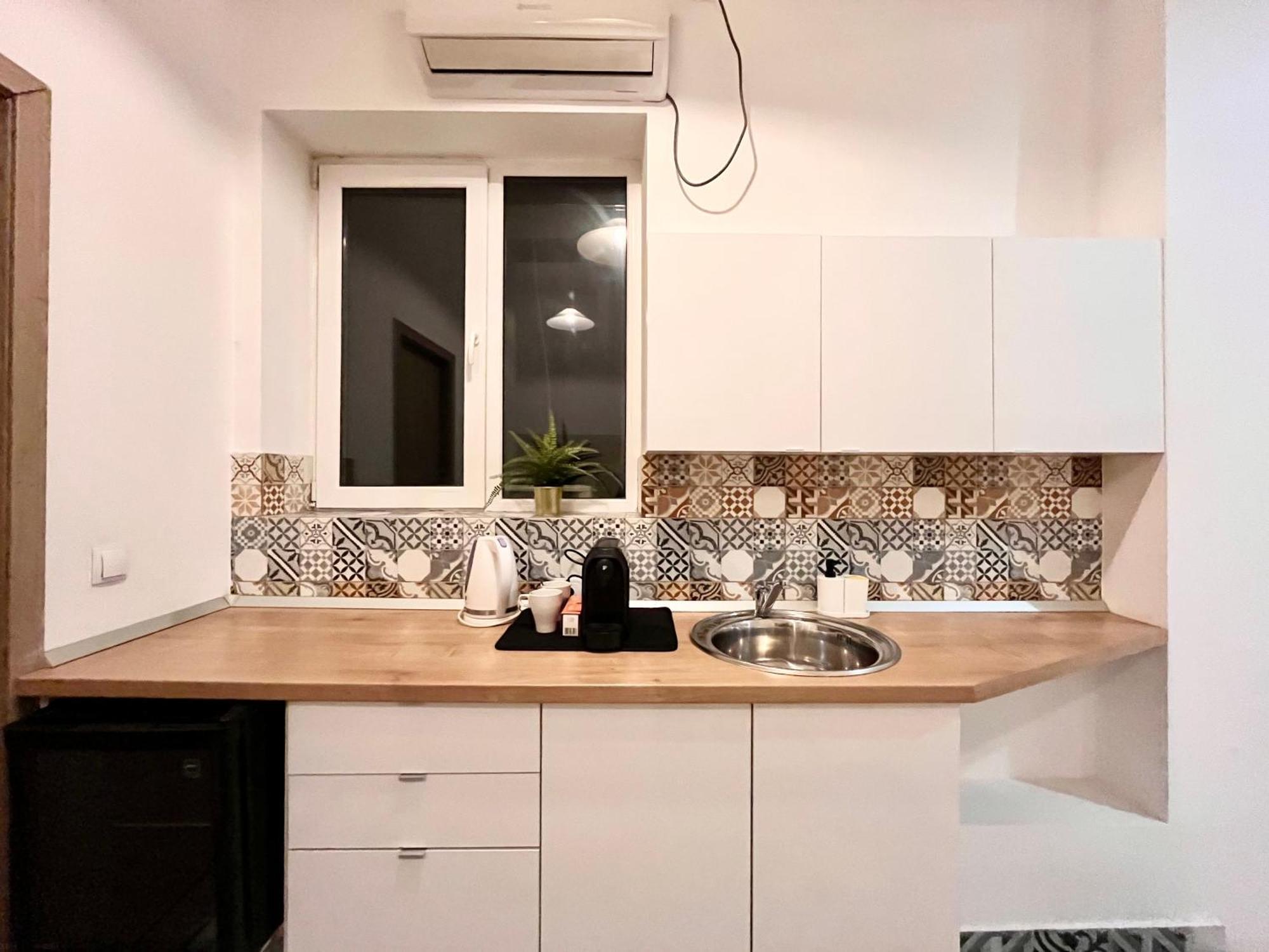Old Town - Ultra Central Apartment Bukarest Kültér fotó