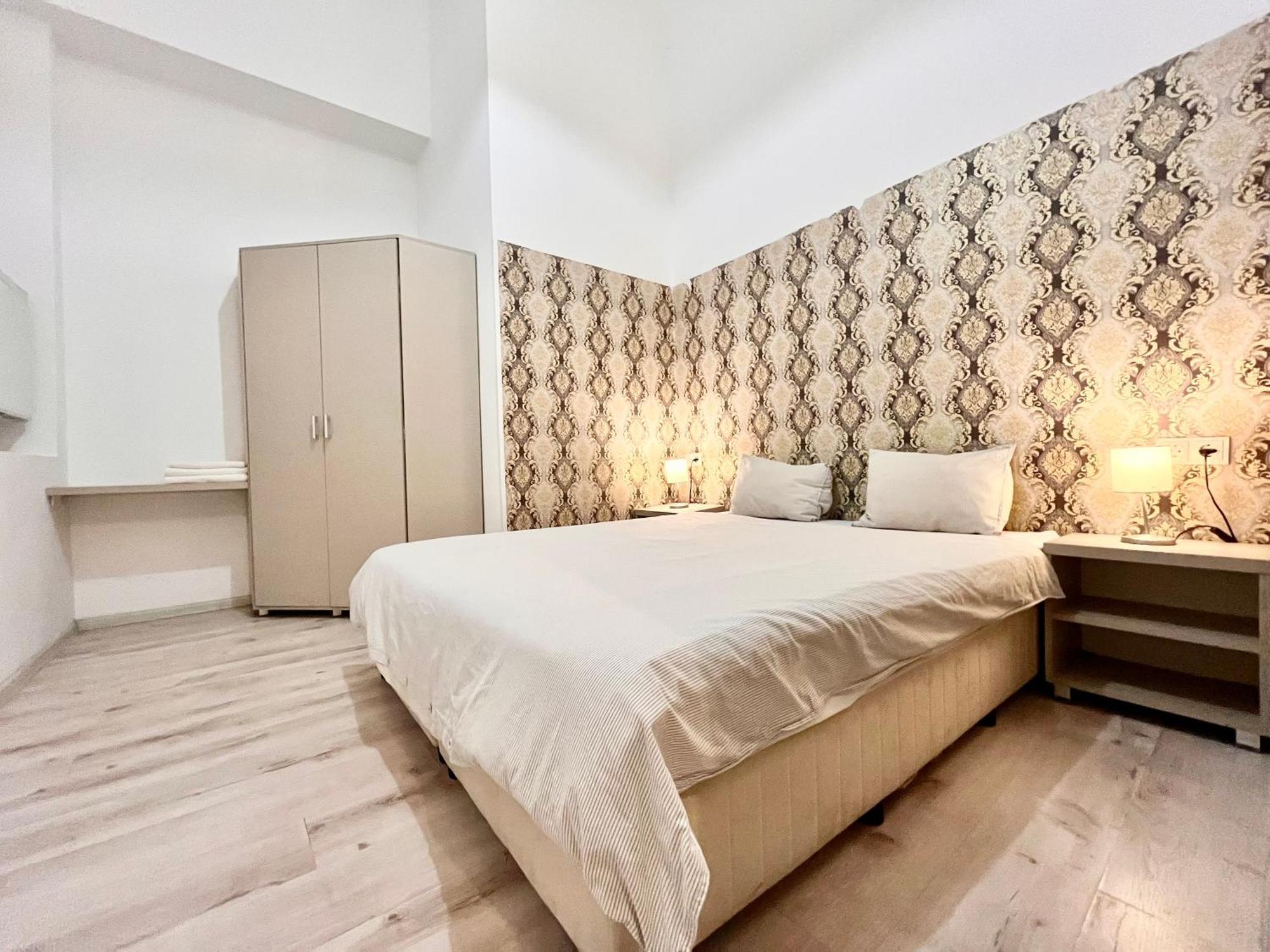 Old Town - Ultra Central Apartment Bukarest Kültér fotó