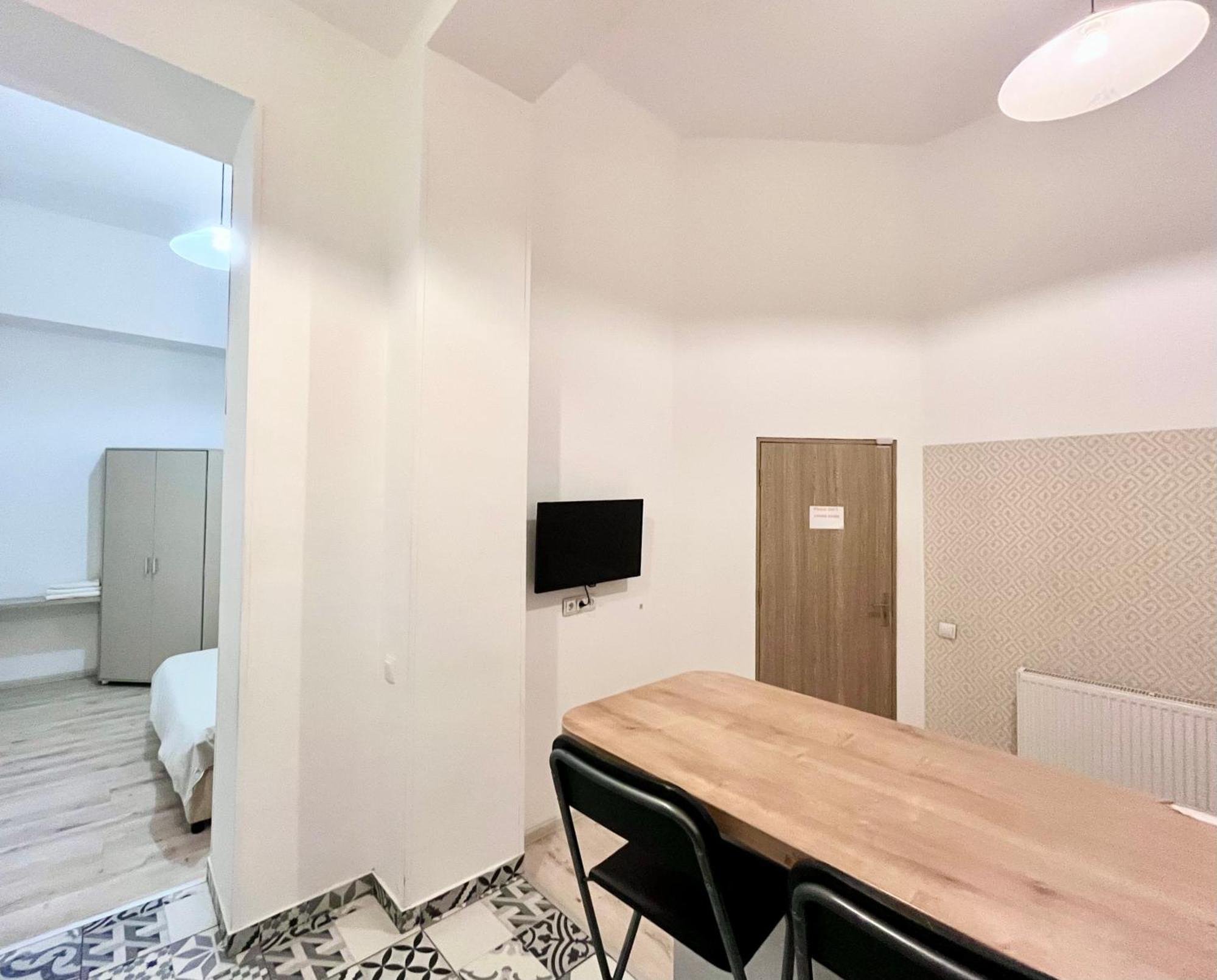 Old Town - Ultra Central Apartment Bukarest Kültér fotó