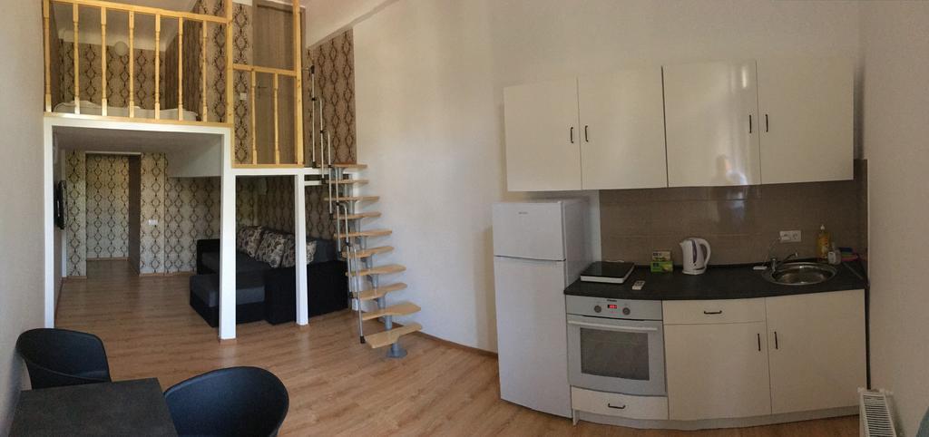 Old Town - Ultra Central Apartment Bukarest Kültér fotó