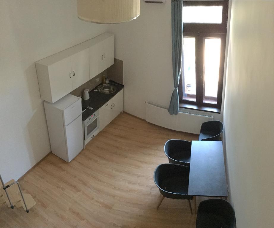 Old Town - Ultra Central Apartment Bukarest Kültér fotó